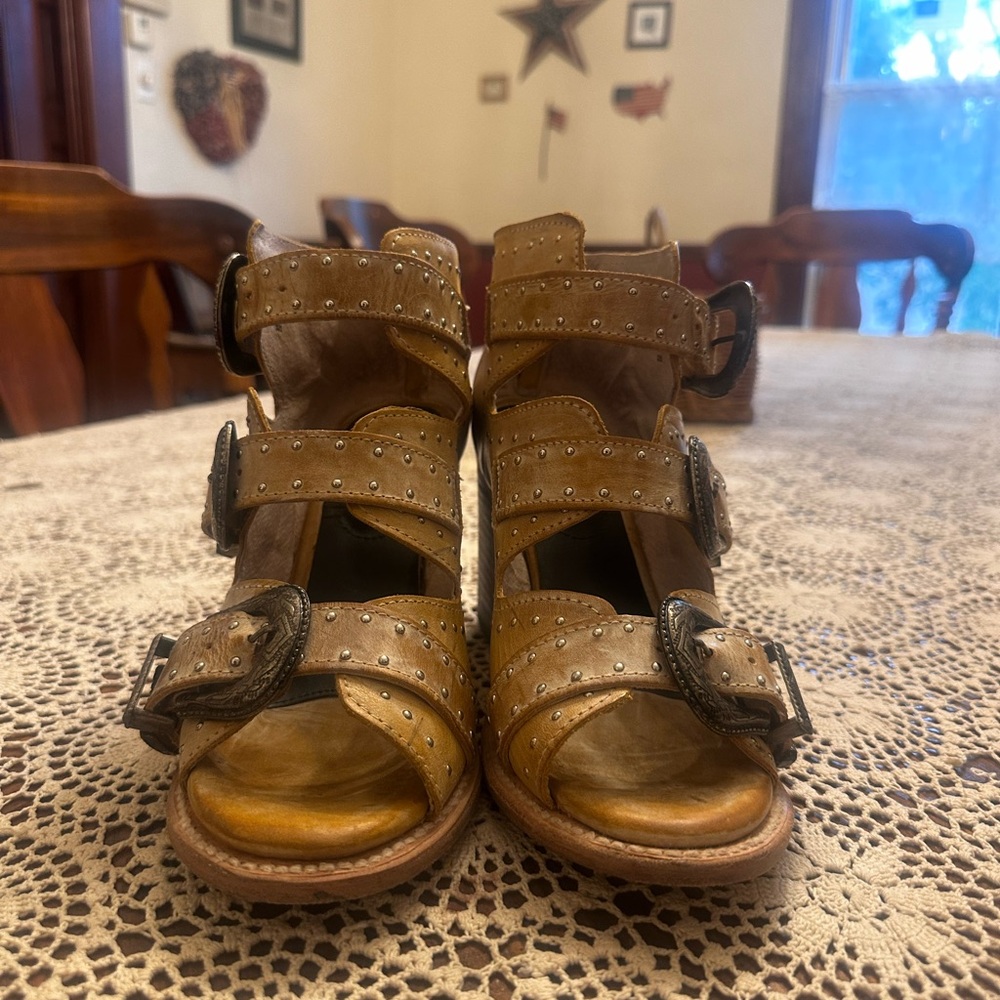 Stylish Tan Leather Women's Heels